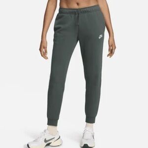Nike Vintage Green Women’s Club Fleece Joggers